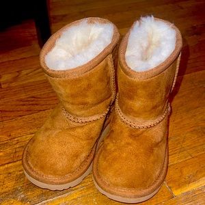 Toddler tall Uggs